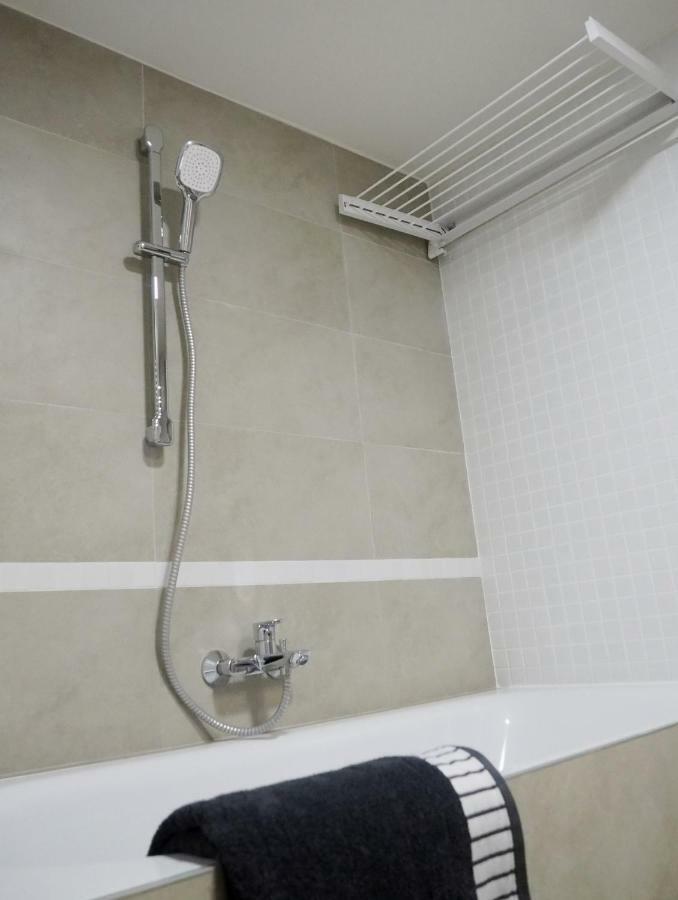 Ap10 - Apartments 4U Brezinova "Overnight Simply" Градец-Кралове Экстерьер фото